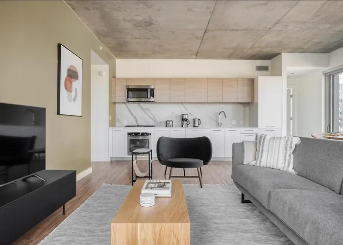 W Loop 2br W Pool Gym Lounge Nr L Chi-748